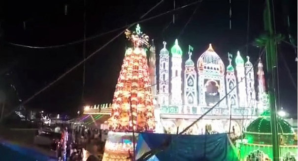 Tiruvarur The 721st year holy sandalwood festival of Hakeem Sheikh Dawood is taking place at Jambuwanoda-pic (2)