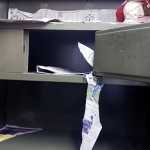 28 Savaran jewelery and two and a half lakh cash robbery -p4