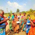 A direct training by the Assistant Director of Agriculture was held at Olayakunnam village tiller field field school on Pasundal crop which plays an important role in soil fertility-p1 (2)