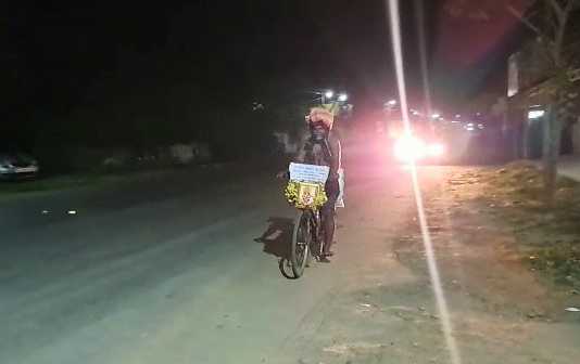 உலக நன்மைக்காக தலையில் இருமுடி சுமந்துக் கொண்டு சென்னை முதல் சபரிமலை வரை சைக்கிள் பயணம் மேற்கொண்ட ஐயப்ப பக்தர்…