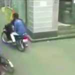 CCTV footage of an old man riding a bicycle who was hit by a speeding bus and survived-p4 (2)