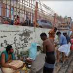 Despite the bitter cold, people offered darpanam to their departed ancestors in the Tiruvarur Kamalalaya pool from early morning-p2