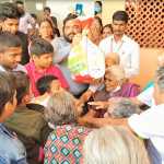Students of a private school near Tiruvarur celebrated Samattva Pongal by offering a series of seers to the destitute elderly-p2