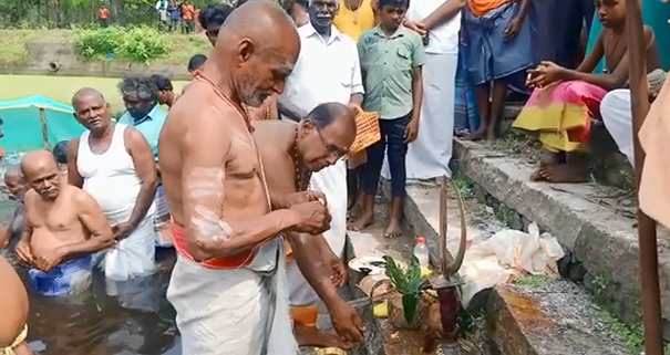 Theerthawari program held at Sri Palambika Sametha Sri Narthanapureeswarar Swamy temple in Tirukaiyalanga on the occasion of Thai Amavas-p2