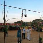 Tiruvarur District Superintendent of Police participated in the Pongal festival by driving a bullock cart with enthusiasm-p1
