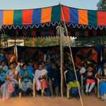 Tiruvarur District Superintendent of Police participated in the Pongal festival by driving a bullock cart with enthusiasm-p4