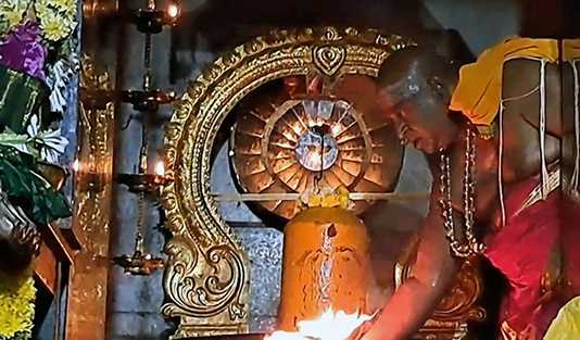 மகா சிவராத்திரியை முன்னிட்டு நாகேஸ்வரம் அருள்மிகு காமாட்சியம்மன் சமேத ஏகாம்பரேஸ்வரசுவாமி திருக்கோயிலில் விடிய விடிய நடைப்பெற்ற சிறப்பு அபிஷேக ஆராதனைகள் …