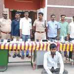 Broke the door of a cell phone shop and stole Rs. Cell phones worth 1.20 lakh stolen -p3