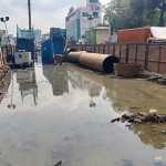 During the metro rail work in Valasaravakkam area, the water pipe broke and the water was wasted for two days -p1