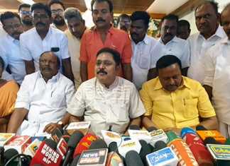 அதிமுக கட்சியின் நிறுவனர் எம்.ஜி.ஆர் கொண்டு வந்த கட்சி விதியை மாற்றி அக்கட்சிக்கு பொதுச் செயலாளராக துடிக்கிறார் எடப்பாடி பழனிசாமி : திருவாரூரில் டிடிவி. தினகரன் தகவல்