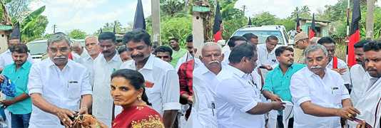 திருவாரூர் மாவட்ட செயலாளர் முன்னிலையில் திமுகவில் இணைந்த திருநெல்லிக்காவல் புதூர் பகுதியைச் சேர்ந்த ஐம்பதுக்கும் மேற்பட்ட மாற்றுக் கட்சியினர் …