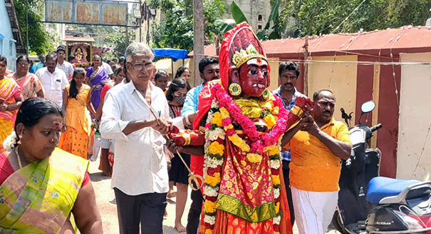 Thiruvethivula of SriUchikalyamman, which was held on the occasion of the festival of Sripitariamman temple, which was burnt by Thiruvarur Muppuram-p3