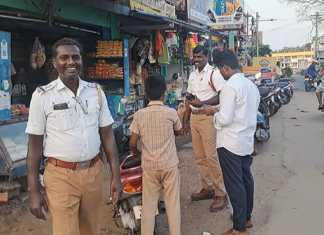 இருசக்கர வாகன தணிக்கையின் போது போக்குவரத்து காவல்துறையினரிடம் மாட்டிக்கொண்டு அழுத ஆறாம் வகுப்பு பள்ளி மாணவன் : மாணவனின் பொற்றோரை வரவழைத்து அறிவுரை வழங்கிய காவல் ஆய்வாளர்