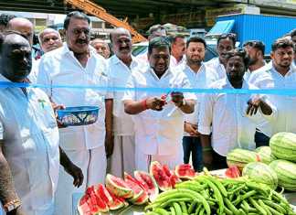 அதிமுக சார்பில் மக்கள் பயன்பாட்டிற்காக பொன்னேரி வட்டாரத்தில் 4 இடங்களில் திறக்கப்பட்ட கோடைக்கால நீர், மோர் பந்தல் : அதிமுக திருவள்ளூர் வடக்கு மாவட்டச் செயலாளர் சிறுணியம் பி.பலராமன் திறந்து வைத்தார் …