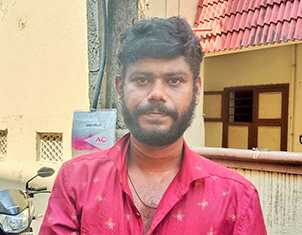 பூட்டை உடைக்காமல் வித்தியாசமாக வீட்டிற்குள் சென்று ரூ.20 ஆயிரம் வரைக் கொள்ளையடித்த பலே கில்லாடி … உல்லாசமாக இருக்க திருட்டில் ஈடுப்பட்டதாக இளநீர் வியாபாரி போலீசாரிடம் தகவல்