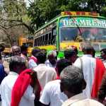 More than a hundred members of the Communist Party of India were arrested for trying to take part in the road blockade near Papanasam-p1