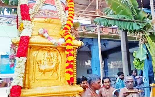 சித்திரை மாதப் பிரமோற்சவத்தை முன்னிட்டு ஆண்டார்குப்பம் அருள்மிகு ஸ்ரீபாலசுப்ரமணியசுவாமி திருக்கோயிலில் நடைப்பெற்ற கொடியேற்று விழா ..