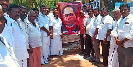 திருவாரூர் சட்டமன்ற தொகுதிக்குட்பட்ட பகுதியில் நடைப்பெற்ற டாக்டர் அண்ணல் அம்பேத்கர் திருவுருவச்சிலைக்கு மரியாதை செலுத்தல் மற்றும் நியாயவிலை கடைத்திறப்பு விழா : சட்டமன்ற உறுப்பினர் பூண்டி கே. கலைவாணன் பங்கேற்பு