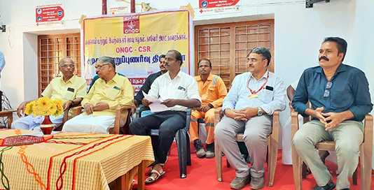 திருவாரூர் நகராட்சிக்குட்பட்ட பகுதிகளில் ஓ.என்.ஜி.சி நிறுவனத்தின் சார்பில் நடைப்பெற்ற பல்வேறு மக்கள் நலப்பணிகள் : ரூ 20 இலட்சம் மதிப்பிலான சிறுவர்பூங்கா, கண்காணிப்பு கேமராக்கள் மற்றும் கல்வி உபகரணங்களை மக்கள் பயன்பாட்டிற்கு வழங்கினார்கள் ..