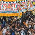 300 devotees carried a 4 ton weight chariot on their shoulders at the famous Nagarasampet Arulmiku SriAlagu Nachiyamman temple-p2