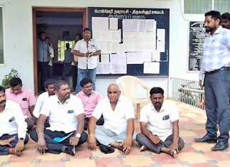 பாதாள சாக்கடை திட்டப் பணிகளை விரைந்து முடிக்கக் கோரி பொன்னேரி நகராட்சி அதிமுக கவுன்சிலர்கள் ஆர்ப்பாட்டம் …