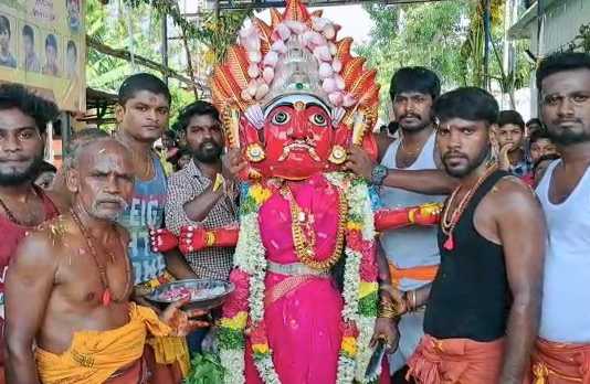 கும்பகோணத்தில் வெகுச் சிறப்பாக நடைப்பெற்ற காளி திருநடன திருவிழா … திரளான பக்தர்கள் பங்கேற்பு