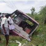 The driver lost control and the government bus overturned in a canal near Thiruthuraipoondi-p2