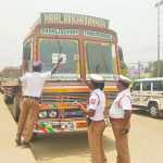 The lorry drivers and owners who were frustrated by the action of the traffic and law and order police-p4 (2)