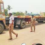 The lorry drivers and owners who were frustrated by the action of the traffic and law and order police-p5 (2)