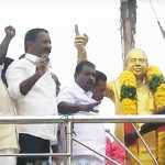 The party’s 30th anniversary celebrations were celebrated by bursting firecrackers and giving sweets to the people of the Kumbakonam Municipal M.D.M.K party-p1