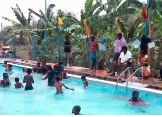 கோடை வெயிலின் தாக்கத்தைப் போக்க குடும்பத்துடன் நீச்சல் குளத்தில் ஆனந்த குளியல் போட்ட செங்கல்பட்டு பகுதி மக்கள் …
