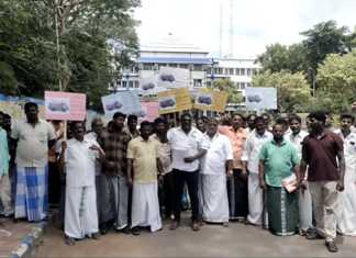 அரசாணையை திரும்ப பெற வலியுறுத்தி திருவாரூர் மாவட்ட ஆட்சியர் அலுவலகம் முன்பு நடைப்பெற்ற கண்டன ஆர்ப்பாட்டம் : கழிவுநீர் அகற்றும் தனியார் வாகன உரிமையாளர் கோரிக்கை முழக்கம் …