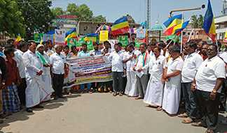 பாதாள சாக்கடை திட்டப்பணிகளை விரைந்து முடிக்க வலியுறுத்தி பொன்னேரியில் கண்டன ஆர்ப்பாட்டத்தில் ஈடுப்பட்ட நூற்றுக்கும் மேற்பட்ட பாட்டாளி மக்கள் கட்சியினர் ….