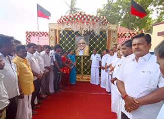 கலைஞரின் ஐந்தாம் ஆண்டு நினைவு நாளை முன்னிட்டு பொதுமக்களுக்கு நலத்திட்ட உதவிகள் வழங்கி, கலைஞரின் திருவுருவச்சிலைக்கு புகழஞ்சலி செலுத்திய திருவாரூர் நகர திமுக மற்றும் இளைஞரணியினர் ….