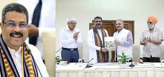புதுதில்லியில் நடைப்பெற்ற பள்ளிக் கல்விக்கான தேசியப் பாடத்திட்டக் கட்டமைப்பு வெளியீட்டு விழா: மத்தியக் கல்வியமைச்சர் தர்மேந்திர பிரதான் வெளியிட்டார்