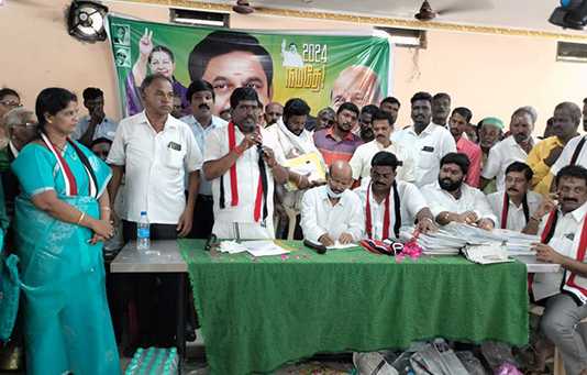 திருவள்ளூர் வடக்கு மாவட்ட அதிமுக சார்பில் பொன்னேரியில் நடைப்பெற்ற பூத் கமிட்டி ஆலோசனைக் கூட்டம் ….