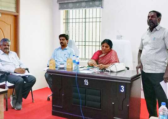 துணைத்தலைவர் உள்ளிட்ட 9 அதிமுக வார்டு உறுப்பினர்கள் வராததால், இன்று பொன்னேரியில் நடைப்பெற்ற நகராட்சி மன்ற உறுப்பினர் கூட்டத்தில் பரபரப்பு …