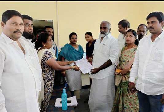 மீஞ்சூரில் நடைப்பெற்ற முதலமைச்சரின் விரிவான மருத்துவ காப்பீட்டு திட்ட சிறப்பு முகாமை தொடங்கி வைத்த எம்.எல்.ஏ. துரை சந்திரசேகர் ….