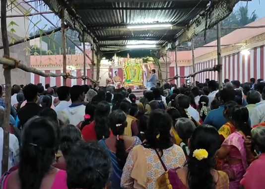 வைகுண்ட ஏகாதசியினை முன்னிட்டு திருச்சேறை அருள்மிகு ஸ்ரீ சாரநாயகி தாயார் சமேத சாரநாதப்பெருமாள் திருக்கோயிலில் நடைப்பெற்ற சொர்க்க வாசல் திறப்பு விழா ….