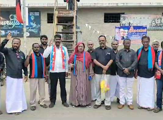 தந்தை பெரியார் 50 ஆம் ஆண்டு நினைவு நாளை முன்னிட்டு திராவிட கழகம் மற்றும் விடுதலை சிறுத்தை கட்சி சார்பில் கும்பகோணத்தில் நடைப்பெற்ற நினைவேந்தல் விழா …