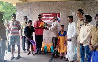 புயல் வெள்ளத்தால் பாதிக்கப்பட்ட மாற்றுத்திறனாளி சிறு வியாபாரிக்கள் … நிவாரண தொகுப்பு வழங்கிய மக்கள் நீதி மய்யம் கட்சித் தொண்டர்கள் …