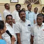 The members besieged the Mayor in the Kumbakonam Parliament demanding a resolution on the 13 demands taken up for discussion.p4