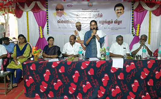 தமிழ்நாட்டில் கல்லூரியில் கல்வி பயிலும் மாணாக்கர்களின் எண்ணிக்கை 100 விழுக்காட்டினை எட்ட வேண்டும் : மாணாக்கர்கள் மத்தியில் திருவாரூர் மாவட்ட ஆட்சியர் சாருஸ்ரீ நிகழ்த்திய எழுச்சிவுரை