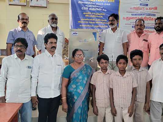 மீஞ்சூர் வட்டார வளர்ச்சி அலுவலக வளாகத்தில் நடைப்பெற்ற பள்ளிகளுக்கு குடிநீர் சுத்திகரிப்பு இயந்திரம் வழங்கும் விழா …
