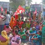 Villagers of Kanniyampalayam involved in road blockade demanding relief for children who died due to electric shock-p3