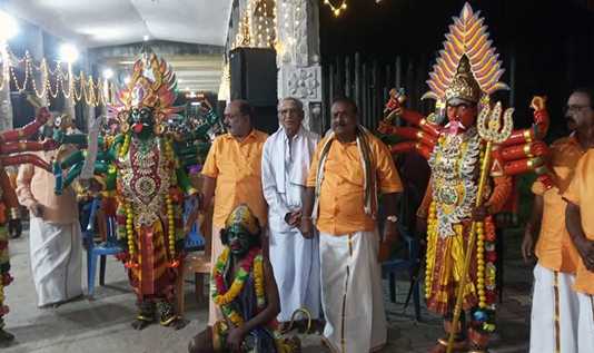 திருவாரூர் ஆன்மீகம் அமைப்பின் 14 ஆம் ஆண்டு துவக்க விழாவினை முன்னிட்டு நகரின் பல்வேறு பகுதிகளில் வலம் வந்த ஆன்மீக ஊர்வலம் ..