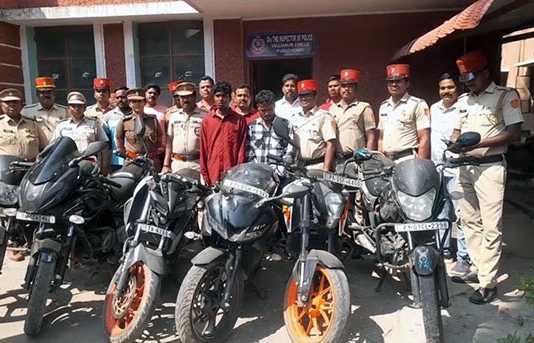 காவல்துறையின் தீவிர வாகனச் சோதனையின் போது வில்லியனூர் காவல் நிலையச் சரகத்திற்குட்பட்ட பகுதியில் பிடிப்பட்ட 20 க்கும் மேற்பட்ட குற்ற வழக்குகளில் ஈடுப்பட்ட 2 பேர் கைது …