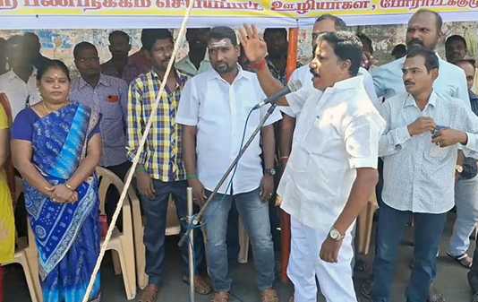 மீண்டும் பணி வழங்கவில்லை யென்றால் எதிர்வரும் நாடளுமன்றத் தேர்தலைப் புறக்கணிக்கப்போம் … புதுச்சேரி பணிநீக்கம் செய்யப்பட்ட பொதுப்பணித்துறை ஊழியர்கள் அறிவிப்பு …