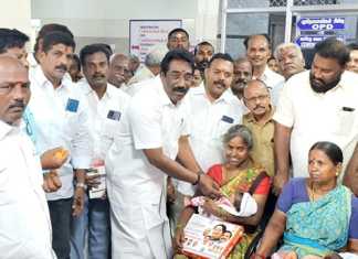 காஞ்சிபுரம் : பிப் 24 ஆம் தேதி பிறந்த 10 குழந்தைகளுக்கு தலா ஒரு கிராம் தங்க மோதிரம் மற்றும் குழந்தைகளுக்கு தேவையான பெட்டகங்களை வழங்கிய முன்னாள் அதிமுக அமைச்சர் சோமசுந்தரம் …