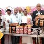 Shree Hari Niwas family of Dottline Panchayat gave investment to 100 visually impaired people to start a business…p1